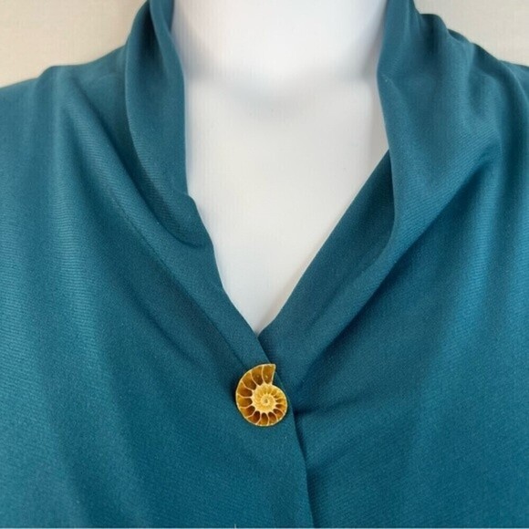 Authentic ammonite fossil tie tack or lapel pin - Picture 4 of 9